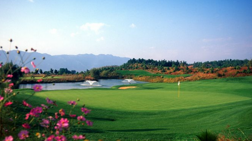 Yunnan Kunming Chuncheng Lake Golf