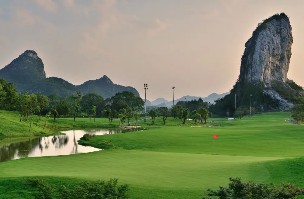 桂林山水+球会酒店